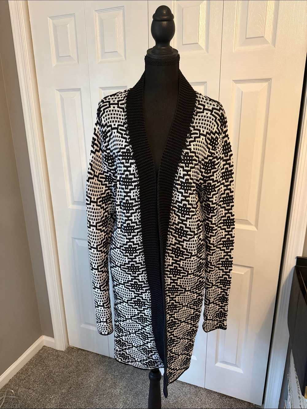 Andrea Jovine Black and White Geometric Open-Front Cardigan